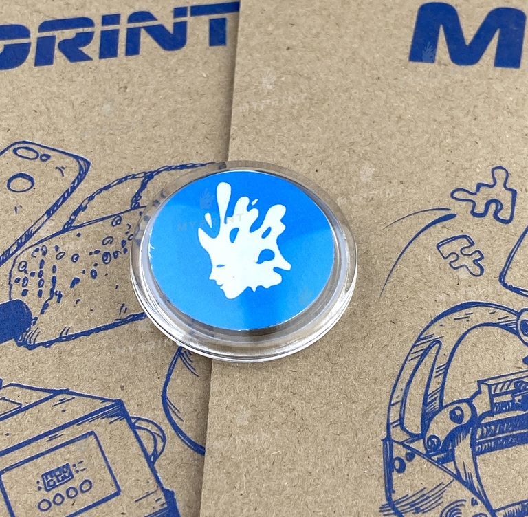 The blank for the acrylic badge is round 38 mm (6035)  The blank for the acrylic badge is round 38 mm (6035)
