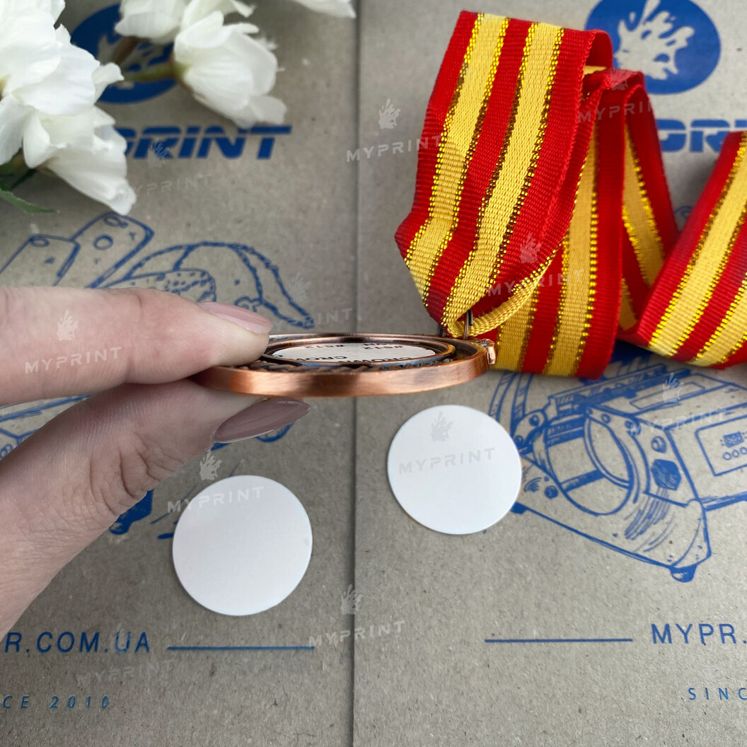 Медаль для сублімації двостороння (d = 3 см) бронза (6263) - фото 2 Медаль для сублімації двостороння (d = 3 см) бронза (6263) - фото 2 - Заготовки для сублімації