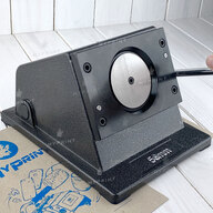 Висічка d = 56 мм (6982) - фото 3 Висічка d = 56 мм (6982) - фото 3 - Обладнання і заготовки для значків магнітів брелоків