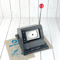 Висічка 60*40 мм (6983) - фото 2 Висічка 60*40 мм (6983) - фото 2 - Обладнання і заготовки для значків магнітів брелоків