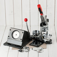 Комплект обладнання для виготовлення значків 56 мм (7044) - фото 2 Комплект обладнання для виготовлення значків 56 мм (7044) - фото 2 - Обладнання і заготовки для значків магнітів брелоків