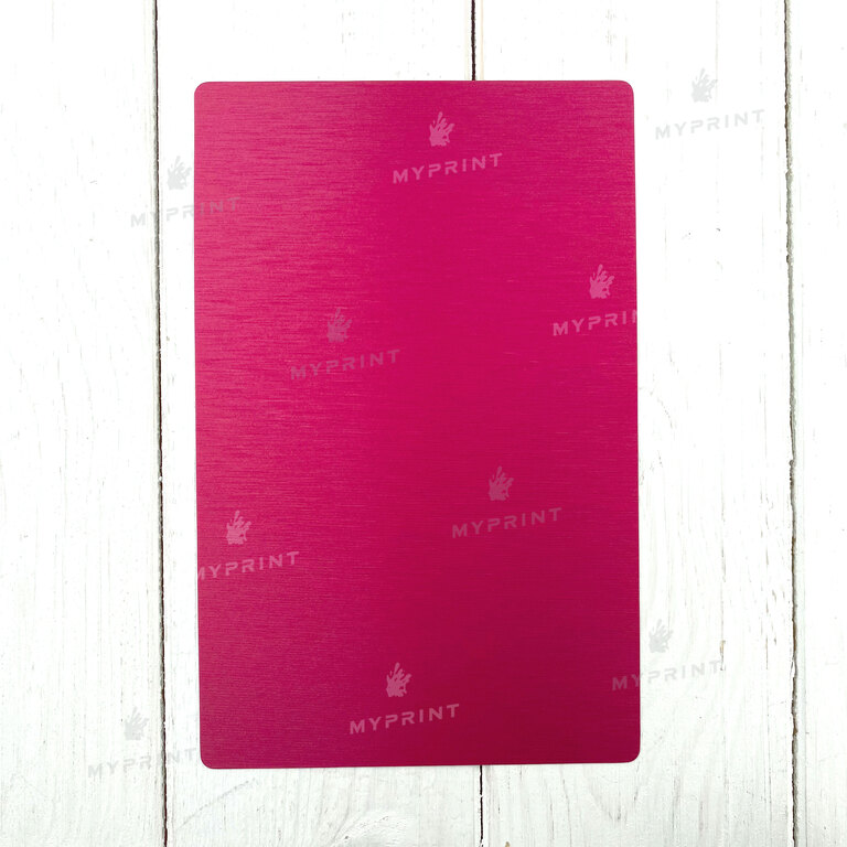 The hydrogel film on the back cover is worn crimson (7866)  The hydrogel film on the back cover is worn crimson (7866)