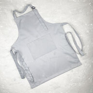 Фартух для сублімації саржевий з лямкою, що регулюється і кишенею подовжений сірий (8615) - фото 2 Фартух для сублімації саржевий з лямкою, що регулюється і кишенею подовжений сірий (8615) - фото 2 - Заготовки для сублімації