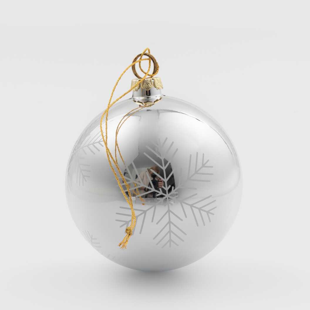 Christmas tree ornament for sublimation in the shape of a ball with a snowflake, silver, 8 cm (8301) - фото 2 Christmas tree ornament for sublimation in the shape of a ball with a snowflake, silver, 8 cm (8301) - фото 2 - Blanks for sublimation